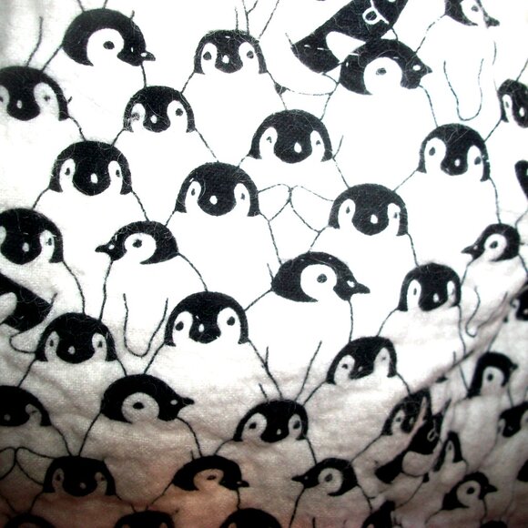 1 of a Kind Handmade Cotton Quilt-Throw-Wall-Hanging of Olivia the Pig! 30"X34" - Picture 4 of 5